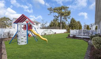 1400 Mizzen Ave, Beachwood, NJ 08722
