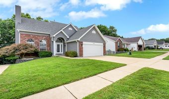 1971 Fox Pointe Dr, Arnold, MO 63010