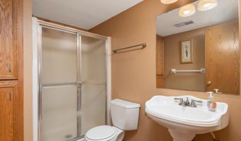 15825 Garden View Dr, Apple Valley, MN 55124