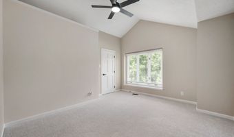 7474 Oakland Hills Dr, Indianapolis, IN 46236