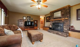 48224 266th St, Brandon, SD 57005