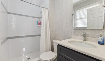 56 W 13th St, Avalon, NJ 08202