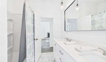 34 Beach Plum Rd, Narragansett, RI 02882