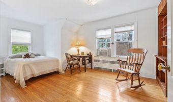 73 Oakwood St, Albany, NY 12208