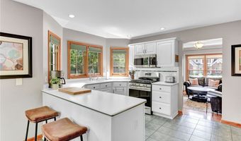 23 Gatehouse Ln, Amherst, NY 14051