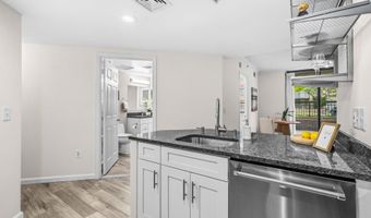 3830 9TH St N 109W, Arlington, VA 22203