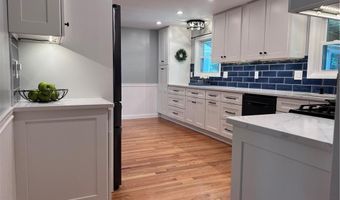 190 Brookhaven Rd, North Kingstown, RI 02852