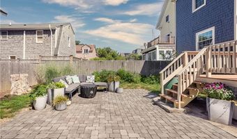 6 Pond Ave, Newport, RI 02840