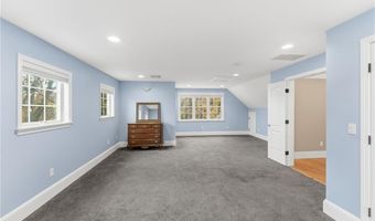 71 Norton Ave, Cranston, RI 02920