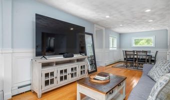 5 Harding St, Coventry, RI 02816
