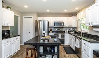 637 White Pine Dr, Adams Twp., PA 16046