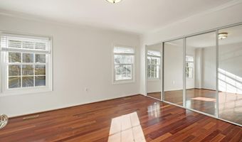 7572 WESTLAKE Ter 56, Bethesda, MD 20817