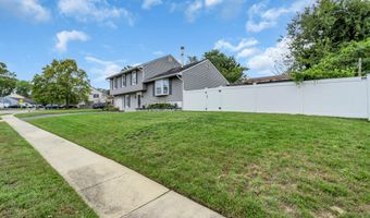 41 Deck St, Barnegat, NJ 08005