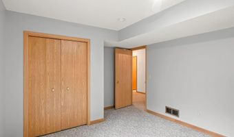 14806 Hallmark Dr, Apple Valley, MN 55124