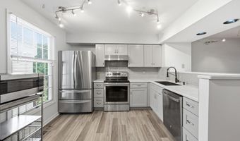 5028 9TH St S, Arlington, VA 22204