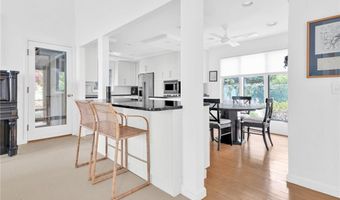 275 Boston Neck Rd, Narragansett, RI 02882