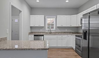 800 Lighthorse Cir, Aberdeen, NC 28315