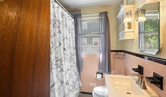300 W 3RD Ave, Barrington, NJ 08007