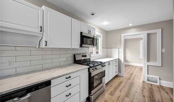 825 Dan St, Akron, OH 44310