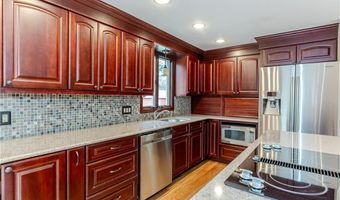 422 Buxton St, North Smithfield, RI 02896