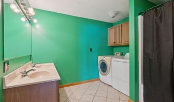 32 S V Ln, Augusta, ME 04330