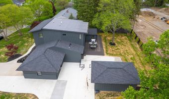 2777 Donna Dr, Columbus, OH 43220
