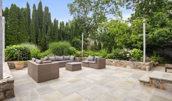 19 Sherwood Dr, Westport, CT 06880