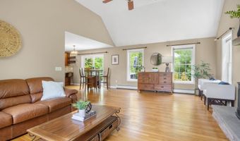 212 Oak Hill Rd, Barrington, NH 03825