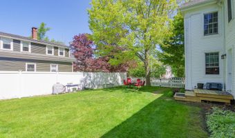 86 High St, Belfast, ME 04915
