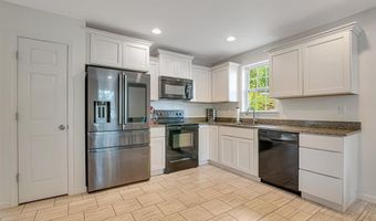 2545 S Albert St, Allentown, PA 18103