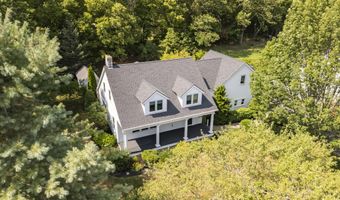 2 Sunnyfield Ln, Falmouth, ME 04105