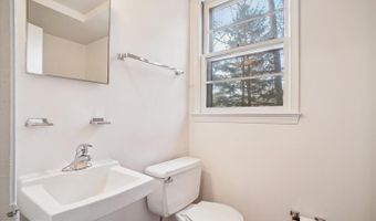 8928 CHELTONHAM Pl, Annandale, VA 22003