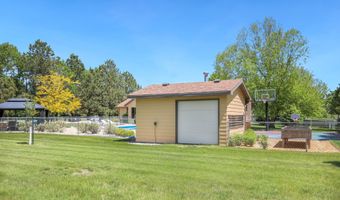 12977 Richmond Heights Dr, Aberdeen, SD 57401