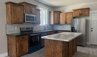 310 N East St, Arco, ID 83213