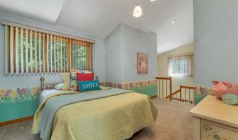 82 Pilgrim Dr, Bedford, NH 03110