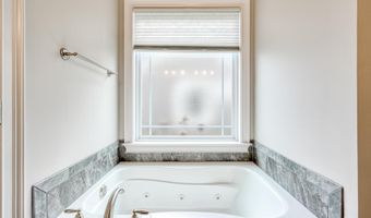 768 Sterling Dr, Boiling Springs, SC 29316