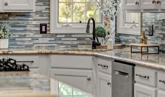 24165 SPRING MEADOW Cir, Aldie, VA 20105