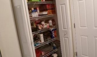 5294 Karst Cir, Ashville, OH 43103