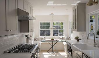 2185 N Roosevelt Ave, Altadena, CA 91001