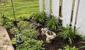 18 Founders Vlg 18, Clinton, CT 06413