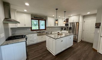 1516 Lakeview Trl, Berne, IN 46711
