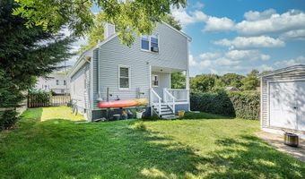 12 Ellen St, Bristol, RI 02809