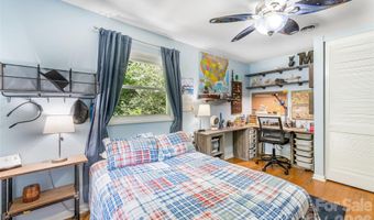 13 Rolling View Dr, Asheville, NC 28805