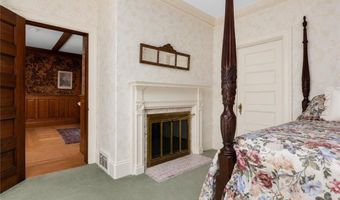 360 RUMSTICK Rd, Barrington, RI 02806