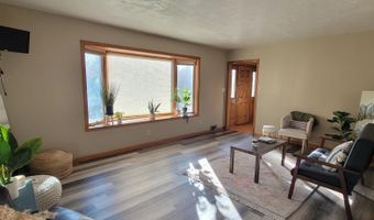 112 Gorder Dr, Aberdeen, SD 57401