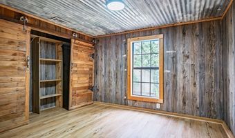 10064 Dummy Line Rd, Batesville, MS 38606