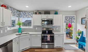 810 NE Meadow Landing Dr, Ankeny, IA 50021
