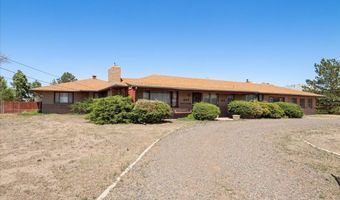 826 SKYLINE Dr, Cheyenne, WY 82009