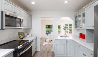 137 Valley Lakes Dr, Santa Rosa, CA 95409