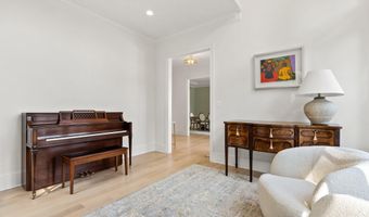 6213 DAHLONEGA Rd, Bethesda, MD 20816